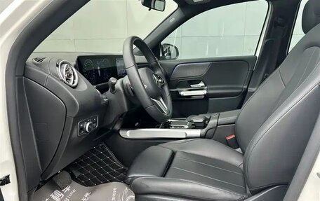 Mercedes-Benz GLB, 2022 год, 2 430 050 рублей, 9 фотография