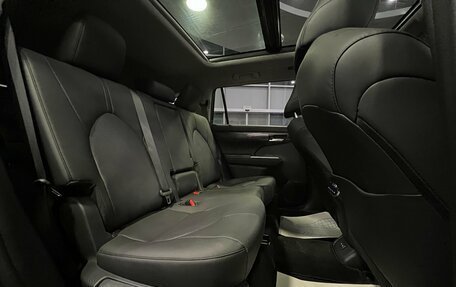 Toyota Highlander, 2025 год, 5 700 000 рублей, 31 фотография