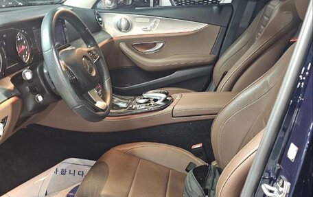 Mercedes-Benz E-Класс, 2018 год, 3 600 000 рублей, 12 фотография