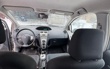 Toyota Yaris III рестайлинг, 2008 год, 450 000 рублей, 13 фотография