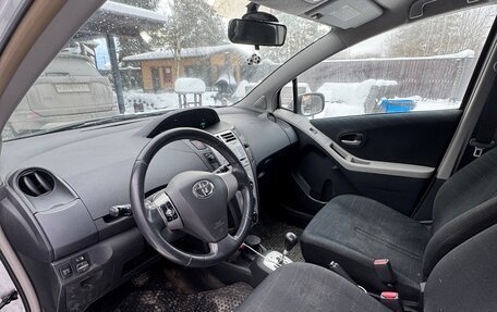 Toyota Yaris III рестайлинг, 2008 год, 450 000 рублей, 11 фотография