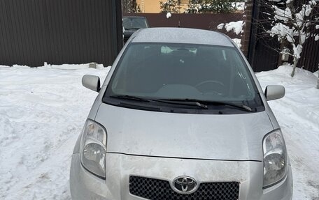 Toyota Yaris III рестайлинг, 2008 год, 450 000 рублей, 9 фотография