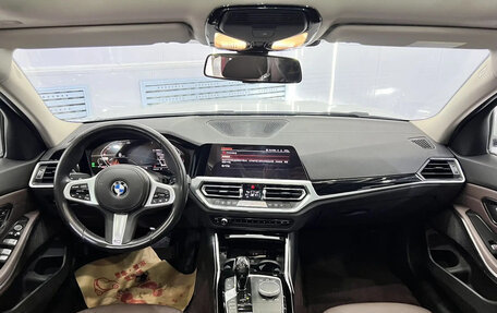 BMW 3 серия, 2022 год, 3 490 000 рублей, 10 фотография