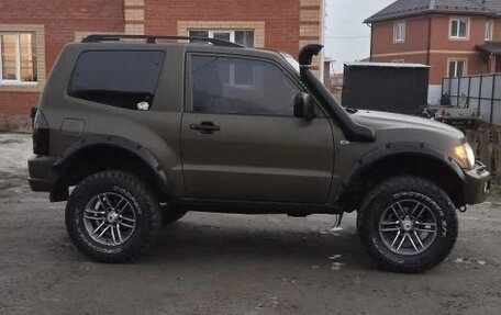 Mitsubishi Pajero III рестайлинг, 2002 год, 950 000 рублей, 2 фотография