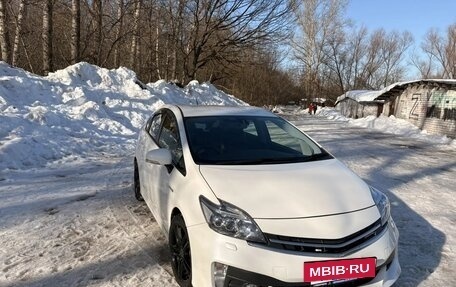 Toyota Prius, 2015 год, 1 195 000 рублей, 3 фотография