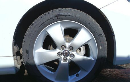 Toyota Prius, 2015 год, 1 195 000 рублей, 18 фотография