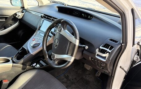 Toyota Prius, 2015 год, 1 195 000 рублей, 5 фотография