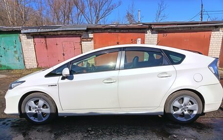 Toyota Prius, 2015 год, 1 195 000 рублей, 9 фотография