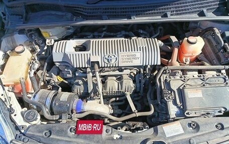 Toyota Prius, 2015 год, 1 195 000 рублей, 12 фотография