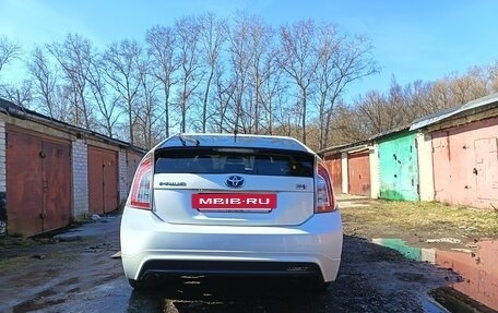 Toyota Prius, 2015 год, 1 195 000 рублей, 10 фотография