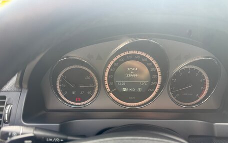 Mercedes-Benz C-Класс, 2011 год, 1 200 000 рублей, 10 фотография