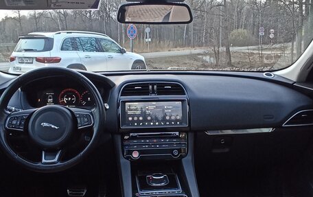 Jaguar F-Pace, 2017 год, 2 500 000 рублей, 5 фотография