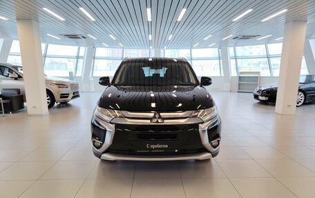 Mitsubishi Outlander III рестайлинг 3, 2016 год, 1 715 000 рублей, 3 фотография