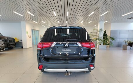 Mitsubishi Outlander III рестайлинг 3, 2016 год, 1 715 000 рублей, 4 фотография