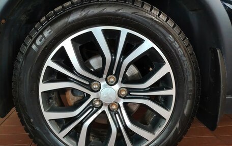 Mitsubishi Outlander III рестайлинг 3, 2016 год, 1 715 000 рублей, 6 фотография