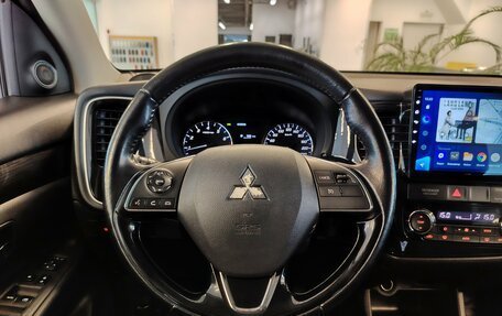 Mitsubishi Outlander III рестайлинг 3, 2016 год, 1 715 000 рублей, 18 фотография