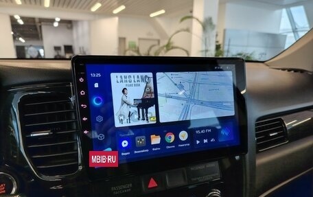 Mitsubishi Outlander III рестайлинг 3, 2016 год, 1 715 000 рублей, 17 фотография