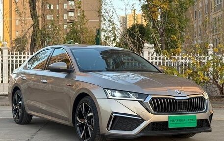 Skoda Superb III рестайлинг, 2022 год, 2 100 000 рублей, 2 фотография