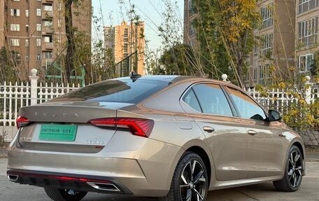 Skoda Superb III рестайлинг, 2022 год, 2 100 000 рублей, 7 фотография