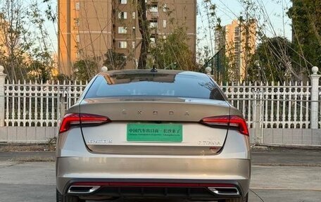 Skoda Superb III рестайлинг, 2022 год, 2 100 000 рублей, 4 фотография