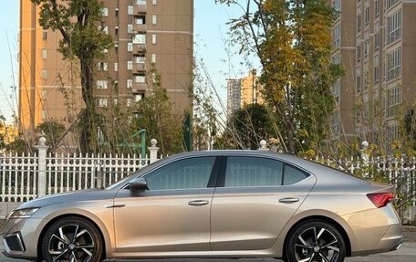 Skoda Superb III рестайлинг, 2022 год, 2 100 000 рублей, 5 фотография