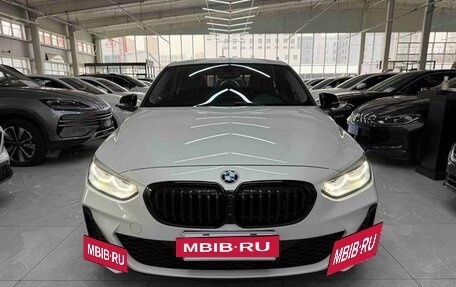 BMW 1 серия, 2022 год, 1 617 000 рублей, 2 фотография