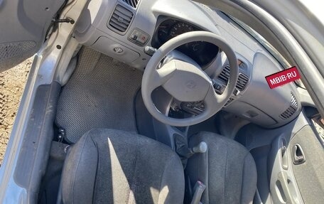 Hyundai Accent II, 2004 год, 300 000 рублей, 1 фотография