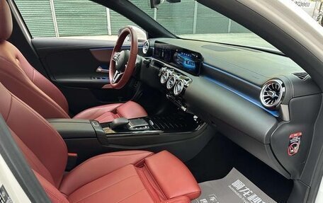 Mercedes-Benz A-Класс, 2022 год, 1 930 000 рублей, 9 фотография