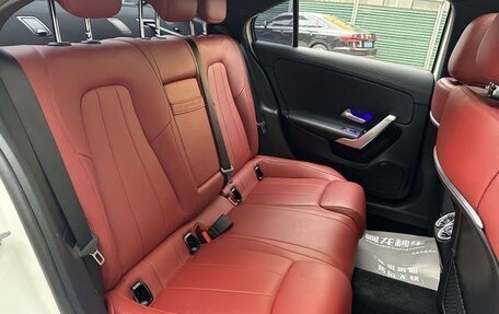 Mercedes-Benz A-Класс, 2022 год, 1 930 000 рублей, 10 фотография