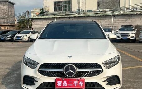 Mercedes-Benz A-Класс, 2022 год, 1 860 000 рублей, 2 фотография