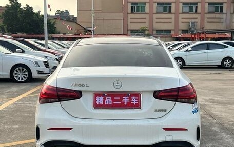 Mercedes-Benz A-Класс, 2022 год, 1 860 000 рублей, 5 фотография