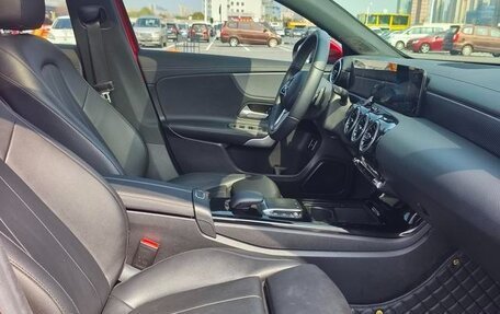 Mercedes-Benz A-Класс, 2022 год, 1 870 000 рублей, 10 фотография