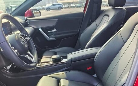 Mercedes-Benz A-Класс, 2022 год, 1 870 000 рублей, 7 фотография