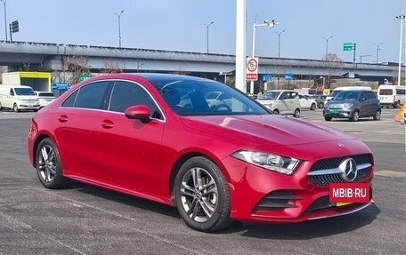 Mercedes-Benz A-Класс, 2022 год, 1 870 000 рублей, 3 фотография