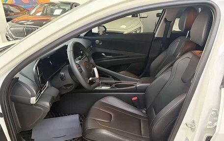 Hyundai Elantra, 2023 год, 1 390 505 рублей, 2 фотография