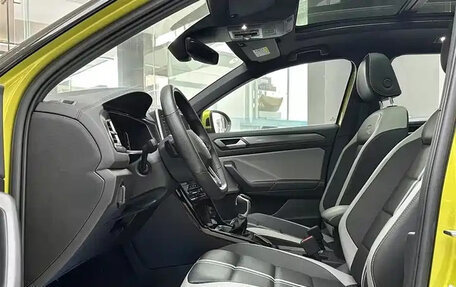 Volkswagen T-Roc I, 2022 год, 1 361 030 рублей, 7 фотография