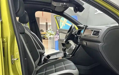 Volkswagen T-Roc I, 2022 год, 1 361 030 рублей, 8 фотография