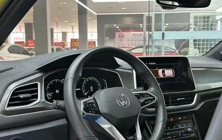 Volkswagen T-Roc I, 2022 год, 1 361 030 рублей, 6 фотография