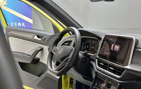 Volkswagen T-Roc I, 2022 год, 1 361 030 рублей, 5 фотография