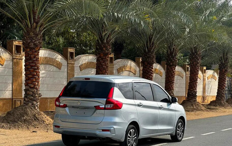 Suzuki Ertiga II, 2022 год, 1 820 000 рублей, 5 фотография