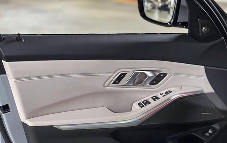 BMW 3 серия, 2023 год, 3 840 000 рублей, 12 фотография