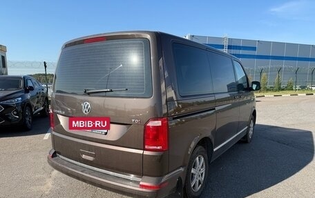 Volkswagen Caravelle T6 рестайлинг, 2017 год, 3 000 000 рублей, 4 фотография