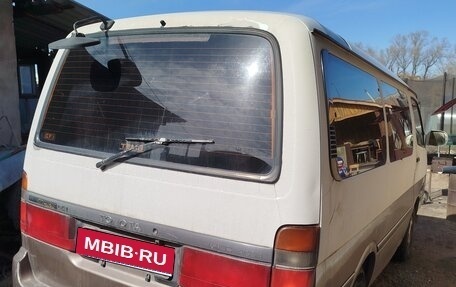 Toyota HiAce H100, 1993 год, 435 000 рублей, 4 фотография