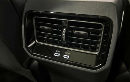 Toyota RAV4, 2025 год, 4 590 000 рублей, 26 фотография