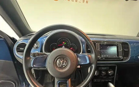 Volkswagen Beetle, 2018 год, 1 850 000 рублей, 7 фотография