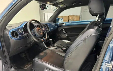 Volkswagen Beetle, 2018 год, 1 850 000 рублей, 8 фотография