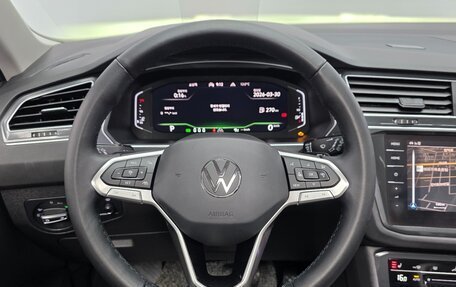 Volkswagen Tiguan II, 2022 год, 2 920 000 рублей, 13 фотография