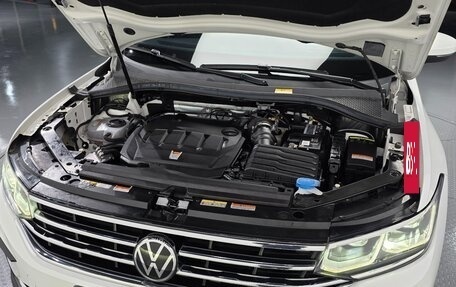 Volkswagen Tiguan II, 2022 год, 2 920 000 рублей, 6 фотография