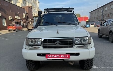 Toyota Land Cruiser 80 рестайлинг, 1995 год, 3 190 000 рублей, 2 фотография