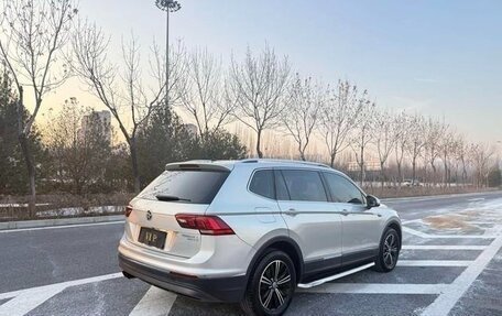 Volkswagen Tiguan II, 2020 год, 1 860 000 рублей, 4 фотография